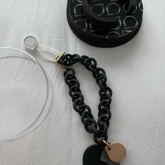 Black heart costume Jewlery bracelet - Picture 2 of 2